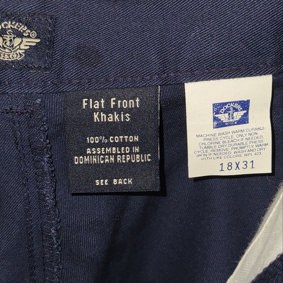 DOCKERS Flat Front Khakis Navy Blue Size 18 x 31"  xlnt condition - Picture 4 of 4